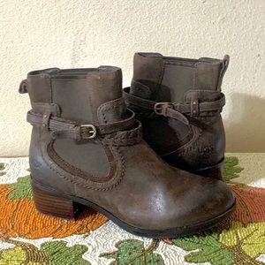 NWOB UGG Braided Booties